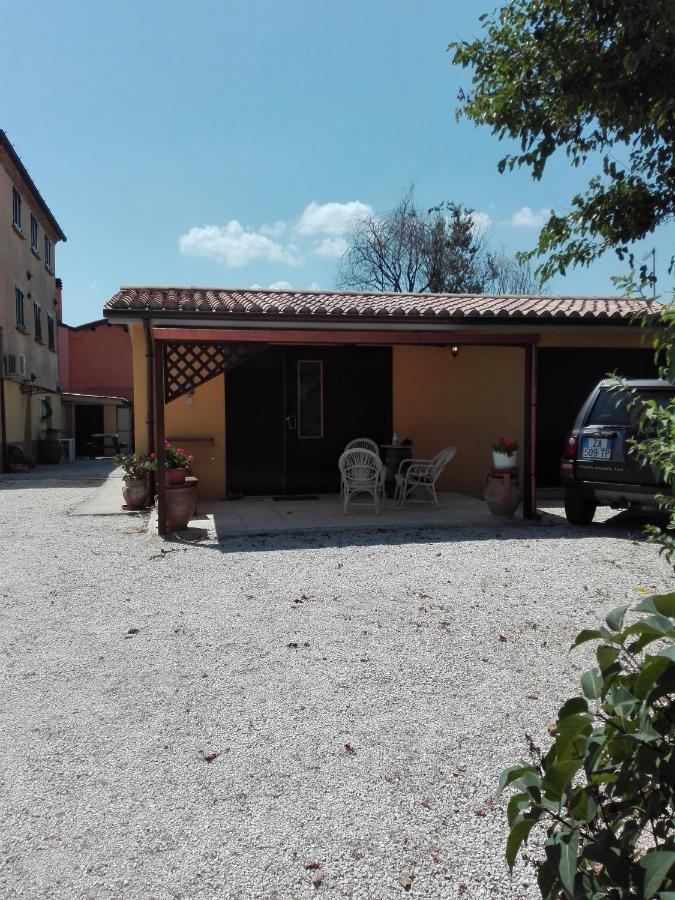 Casa Vacanze Angelica Ostra Vetere Kültér fotó